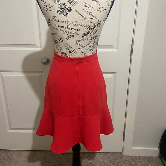 red flouncy mermaid knee skirt - Picture 2 of 3
